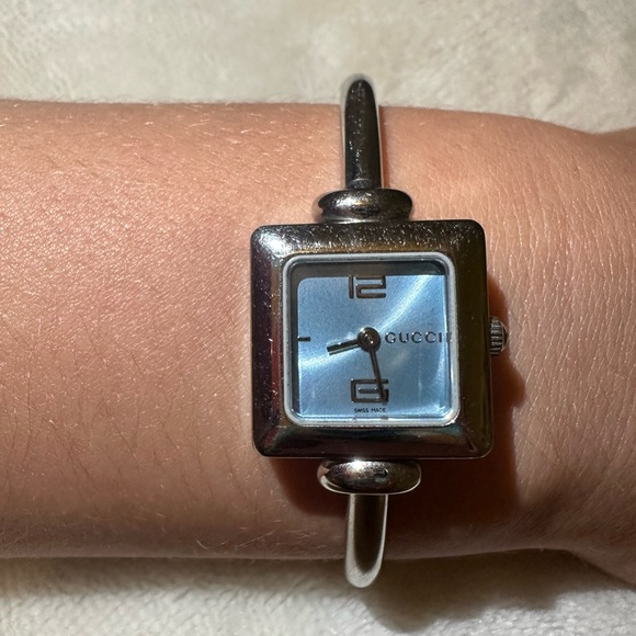 Gucci Silver Square Watch - Picture 4 of 6